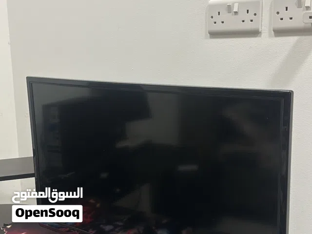 شاشة TCL ممتازه جدا للبيع بسعر حلو