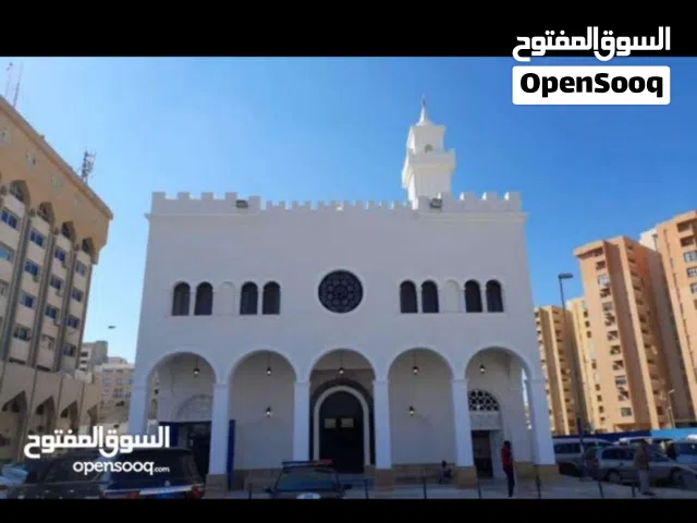 فرصة مميزة للبيع – شقة في موقع ذهبي وسط البلاد