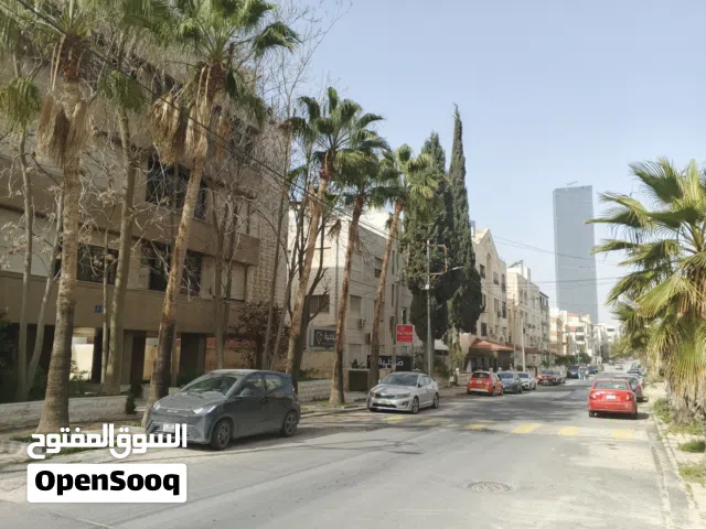 300 m2 4 Bedrooms Apartments for Rent in Amman Um Uthaiena