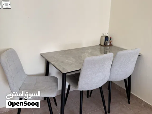 Dining table - طاولة طعام