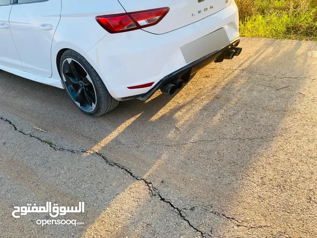 سيات ليون 2015