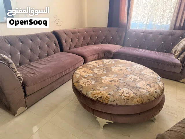 كورنر جلوس