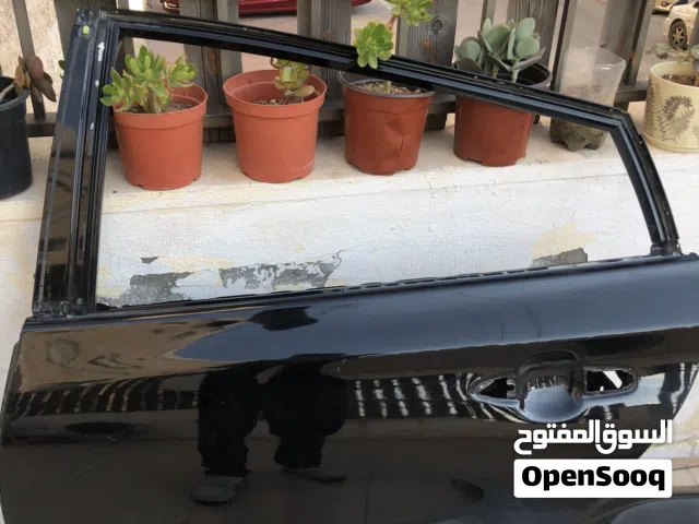 باب خلفي يسار بريوس 2017