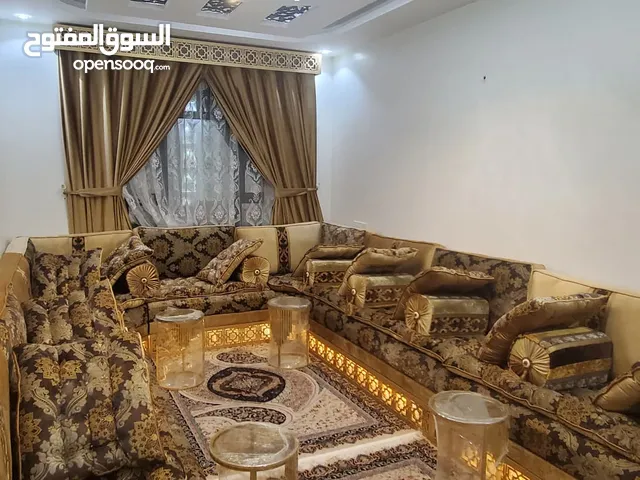 200 m2 4 Bedrooms Apartments for Rent in Sana'a Bayt Baws