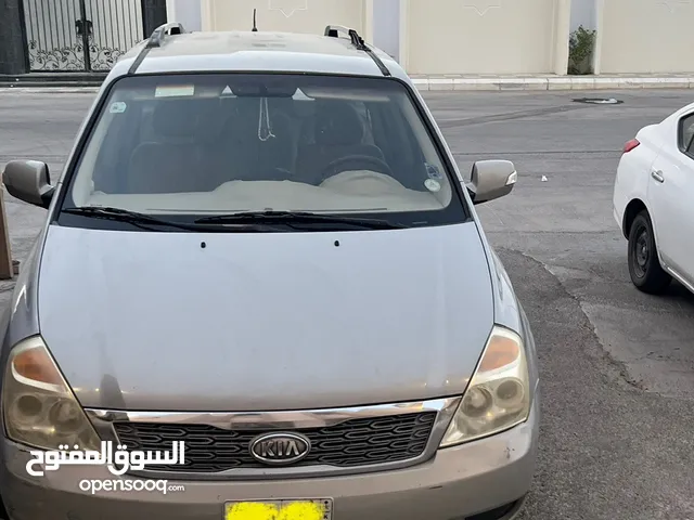 كيا كرنفال 2012