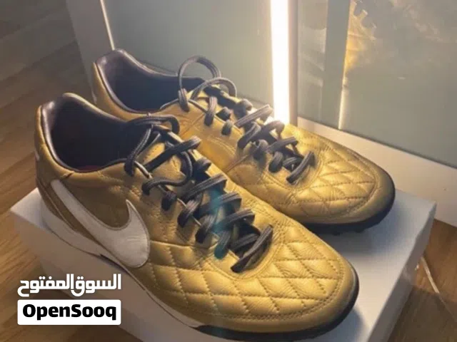 حذاء نايك 10R