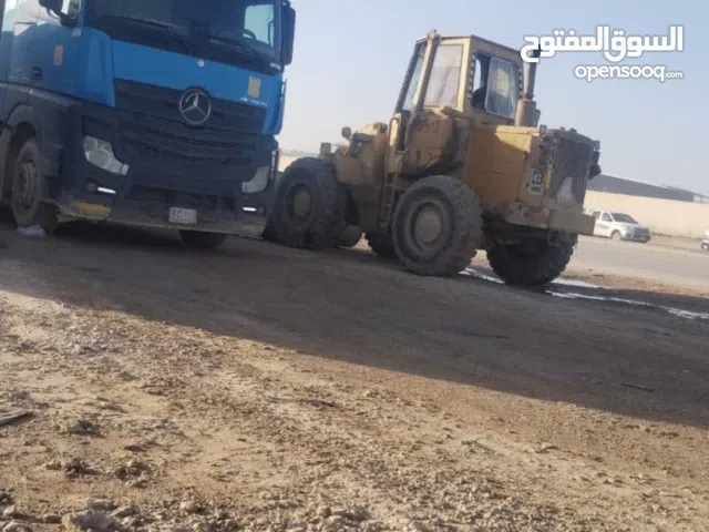 شيول مع تريله للاجآر اليومي وترحيل المخلفات