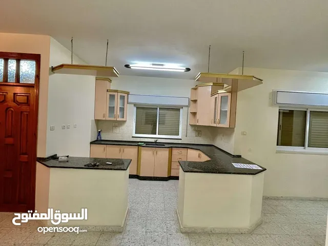 110 m2 3 Bedrooms Apartments for Sale in Ramallah and Al-Bireh Um AlSharayit