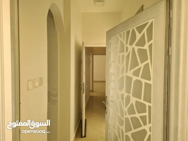 130 m2 3 Bedrooms Apartments for Rent in Muscat Al Maabilah