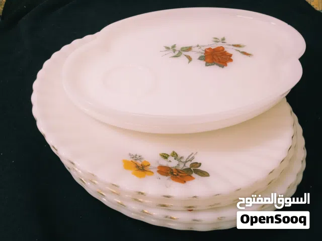 طقم صحون فينتج زجاج حليبي (Milk Glass) كوري - حالة ممتازة
