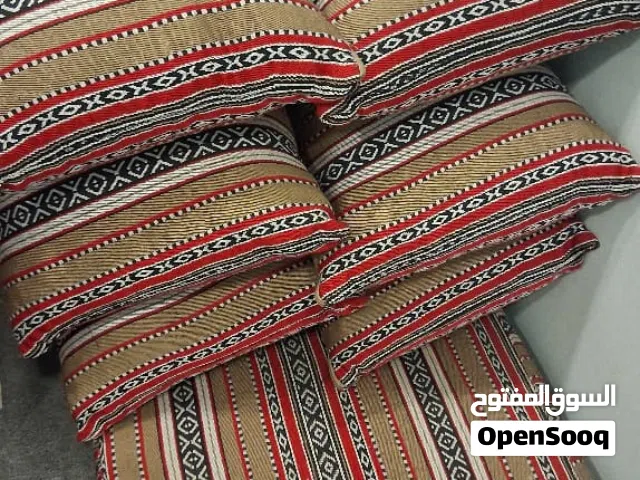 فرشات عدد 2 ومخدات عدد 6 لم يتم استخدامهم للبيع بسبب السفر 15 دينار