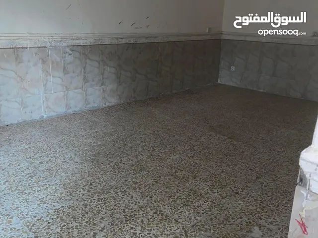 300 m2 4 Bedrooms Villa for Rent in Baghdad Elshaab