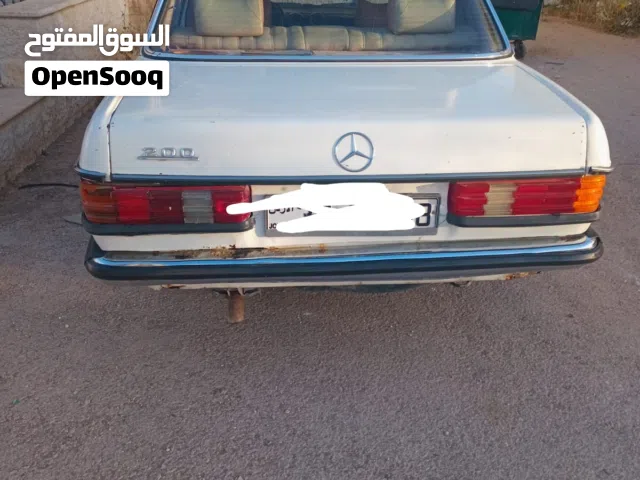 1977 Mercedes Benz E-Class E 200