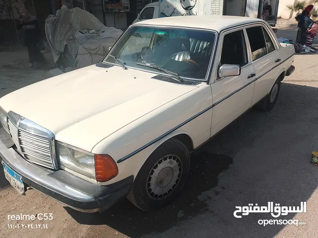 السياره مرسيدس