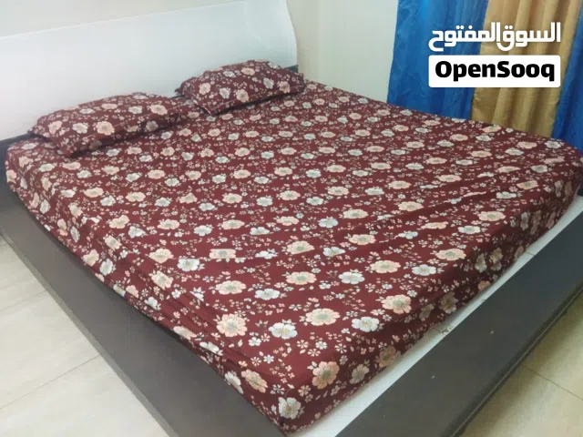 king size bed with mattress