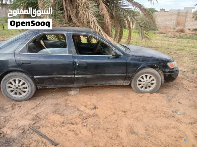 2004 تويوتا كامري LE