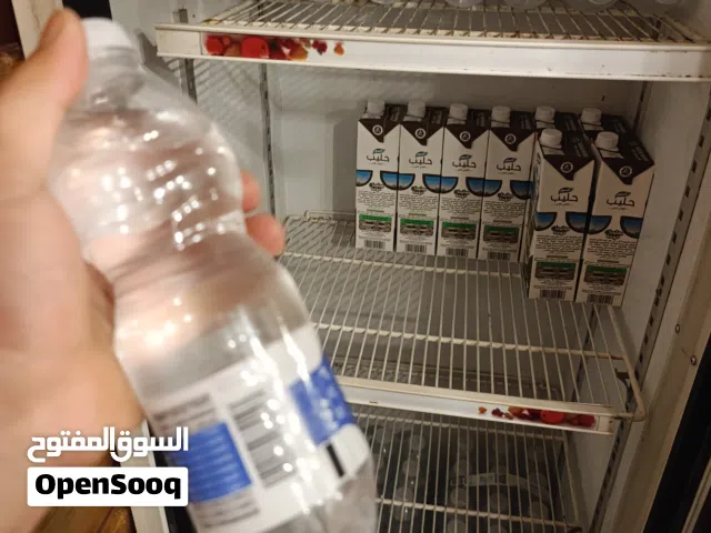 ثلاجة عرض عصائر ومياه
