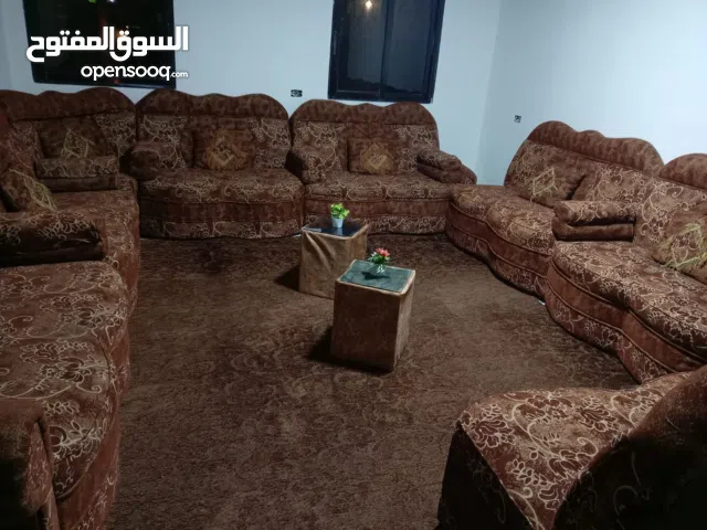 مجلس خليجي تفصيل 18 مقعد بحاله الوكاله مع سجاده والبرادي والطاولات والمراكي