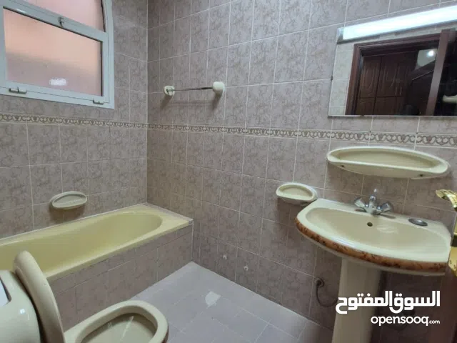 750 ft² 3 Bedrooms Apartments for Rent in Al Ain Al Jimi