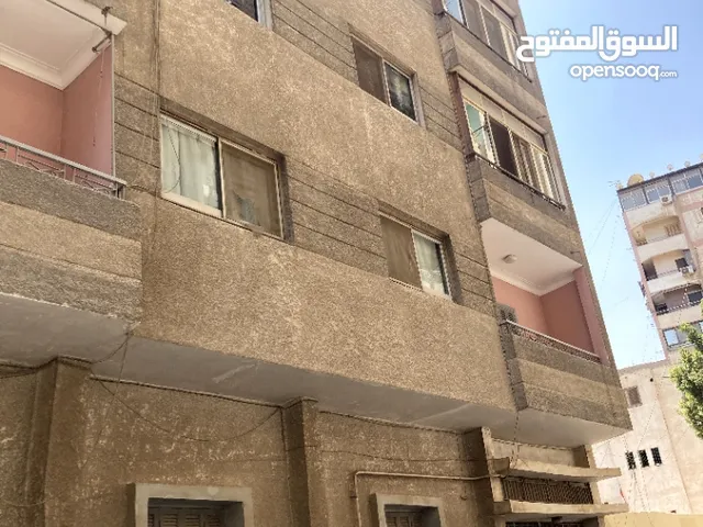 للعائلات اليمنية للبيع عمارة عائلية 200م 4 ادوار الدور على شقة بين الهرم وفيصل من سهل حمزة