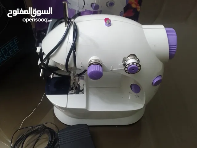 ماكينة خياطة صغيرة بحال الوكالة
