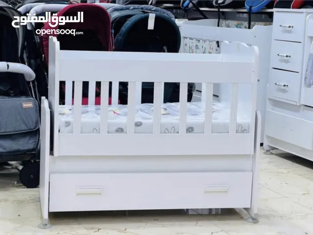 سرير بيبي للبيع