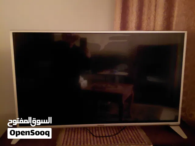 تلفزيون باناسوينك 43 انش غير شغال مع ريموت الاصلي الشاشه مكسورة