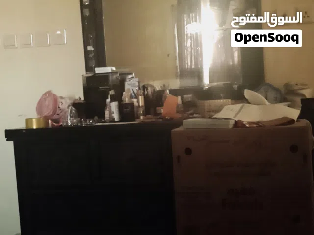 بيع تسريحه مع مرآتها