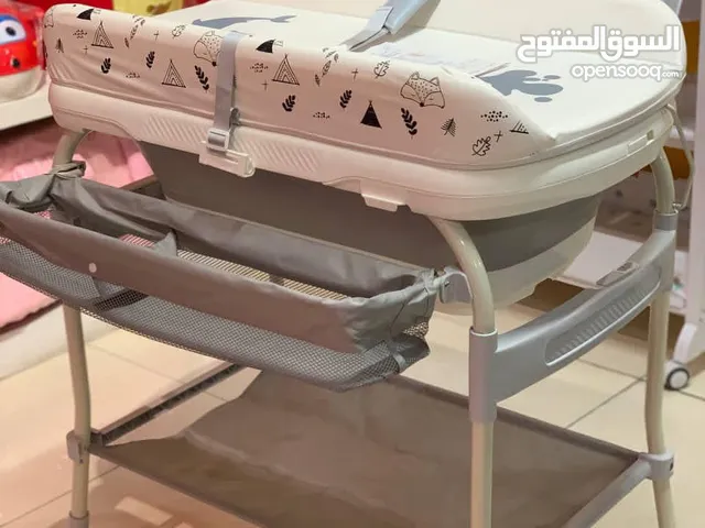 حوض استحمام زائد مقعد تبديل للطفل في نفس العربة