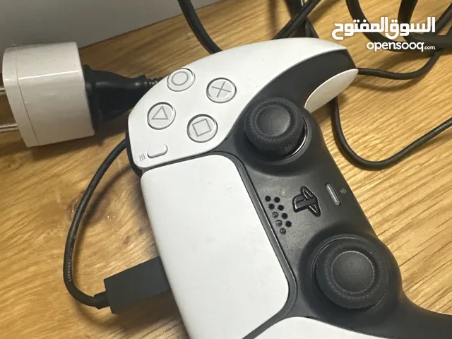 • بلايستيشن 5 (PS5) بحالة ممتازه