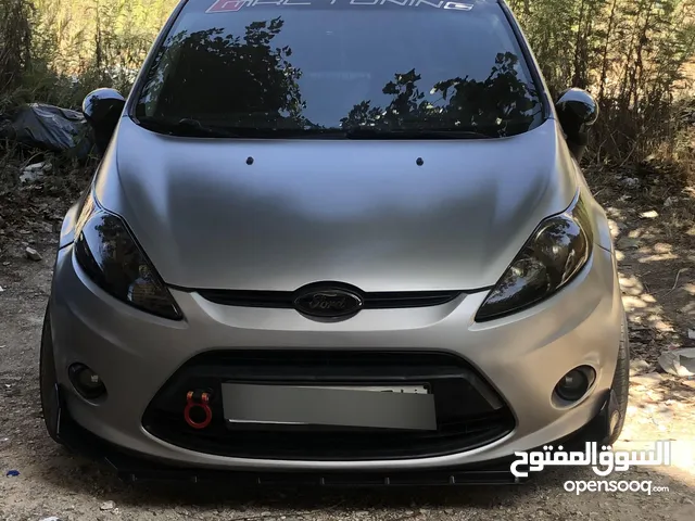 فورد فيستا للبيع 2012 مطور 1250 منفوضه شصيات نضاف مطور جير الف