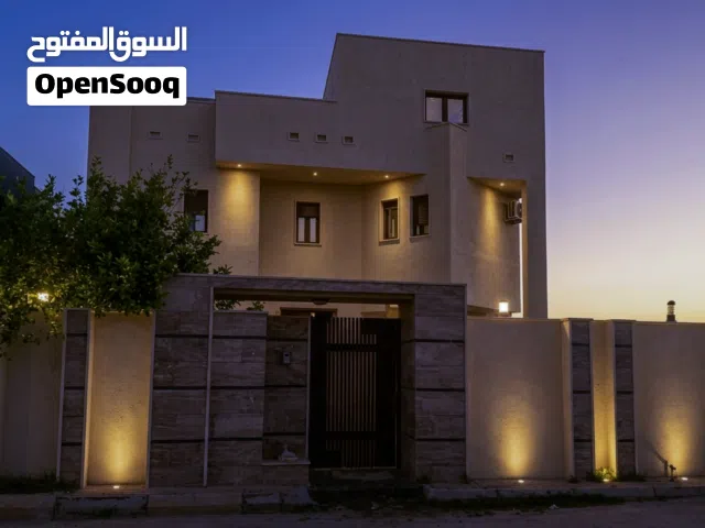 فيلا تبارك الرحمن 50 متر من الرئيسي ثلاث طوابق نظام خليجي في شارع مغلق وهادي،الارض 465م مسقوف 570م