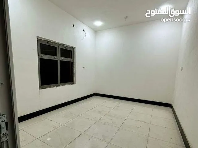 شقة ارضيــــة حديثة للايجـــار مدخل متوسط وباب معزول بالبراضعية المساحة 100م