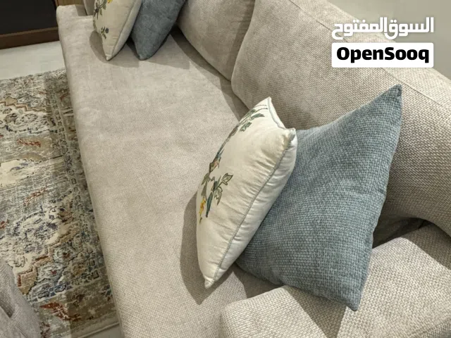 كنبة تقصيل للبيع - اسفنج Hr9 بحالة ممتازة