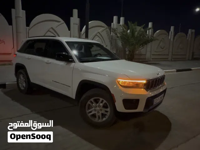 2023 جيب جراند شيروكى Laredo
