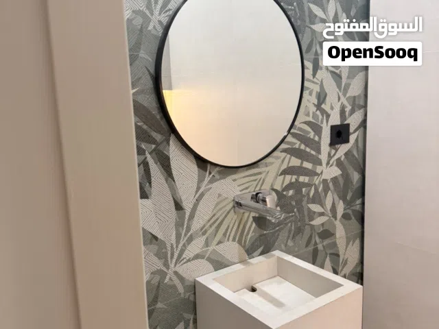 خصوصية كاملة بمستوى فيلا... وشقة بمصعد خاص يدخل لك مباشرة!