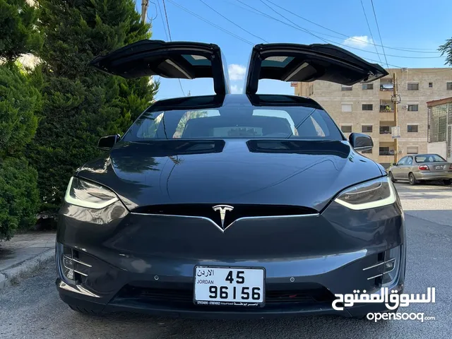 مميز جدا 2018 Tesla model x 75D بحالة الوكالة
