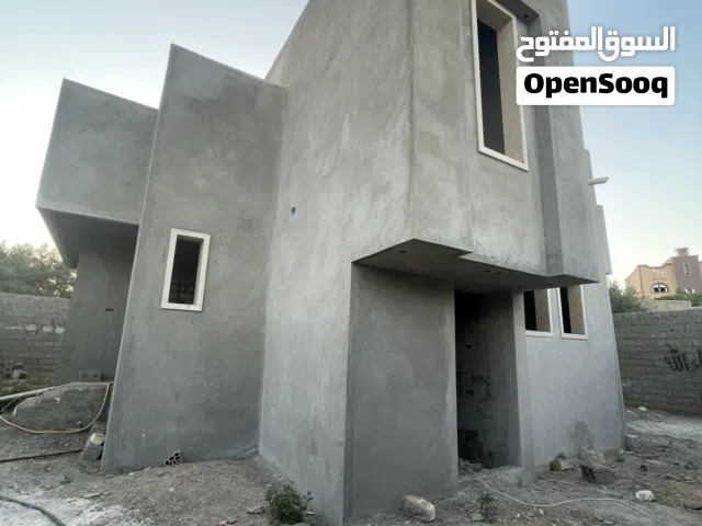 195 m2 4 Bedrooms Townhouse for Sale in Gharyan Other