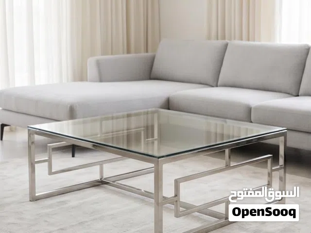 طاولة بحالة ممتازة جداً
