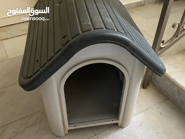 بيت جرو صغير و مرتب و واسع في حالة ممتازة