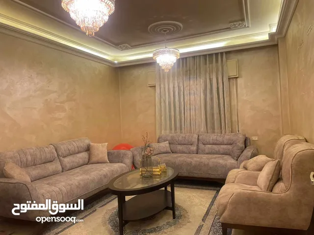 شقة مطلة فخمة مجدده بالكامل للبيع