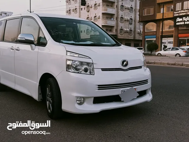 Used Toyota Voxy in Aden