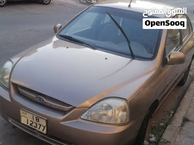 2005 كيا ريو Standard