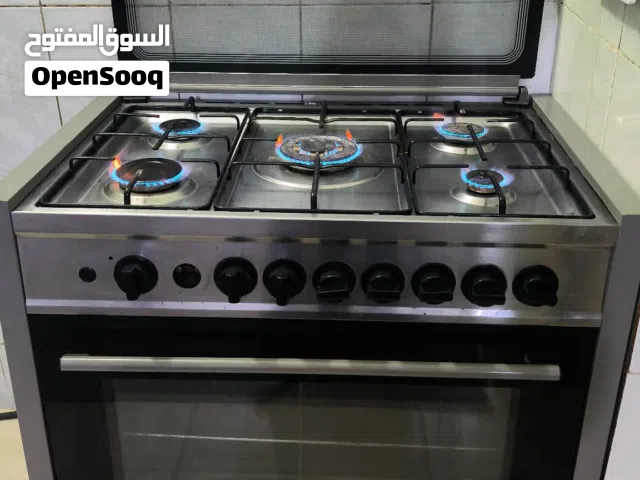 طباخ نضيف شغال