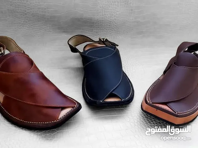 41 Casual Shoes in Taiz