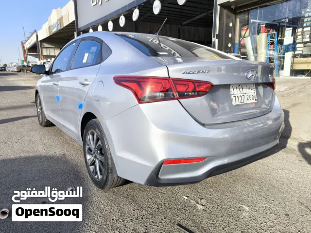 2020 هيونداي اكسنت Standard