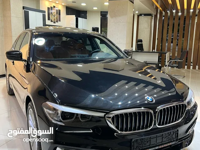BMW 530e 2019 وارد الشركه مالك اول عداد قليل فحص كامل فل كامل اعلى تصنيف