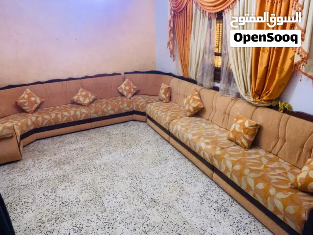 جلسة عالية ارتفاع حوالي 40سم