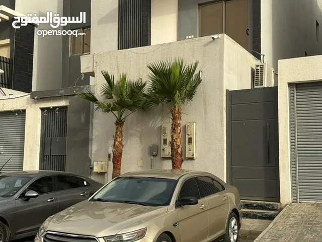 160 m2 2 Bedrooms Apartments for Rent in Al Riyadh Al Arid