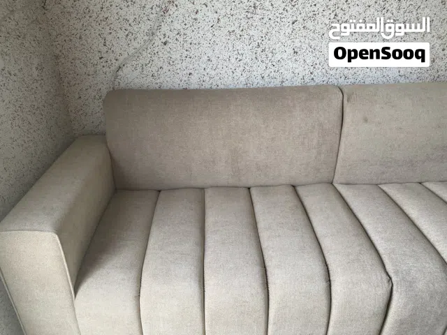صالون للبيع
